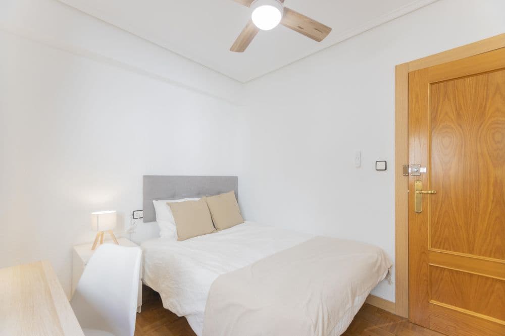 Private room in Valencia photo 3