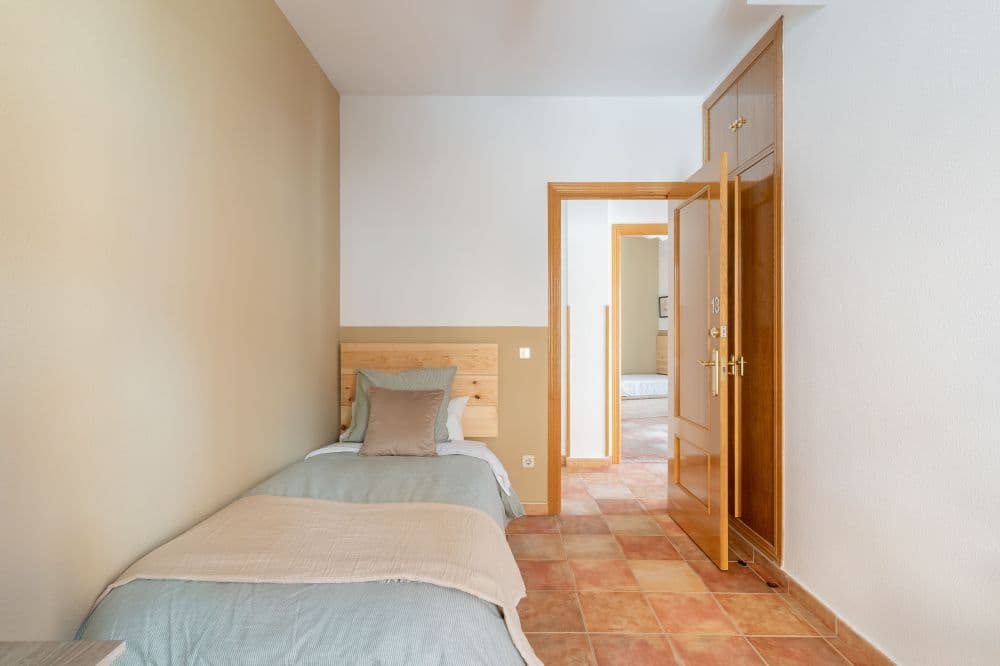 Private room in Madrid photo 3