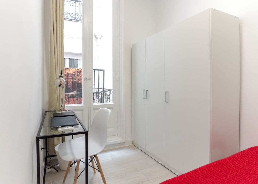 Private room in Madrid photo 2