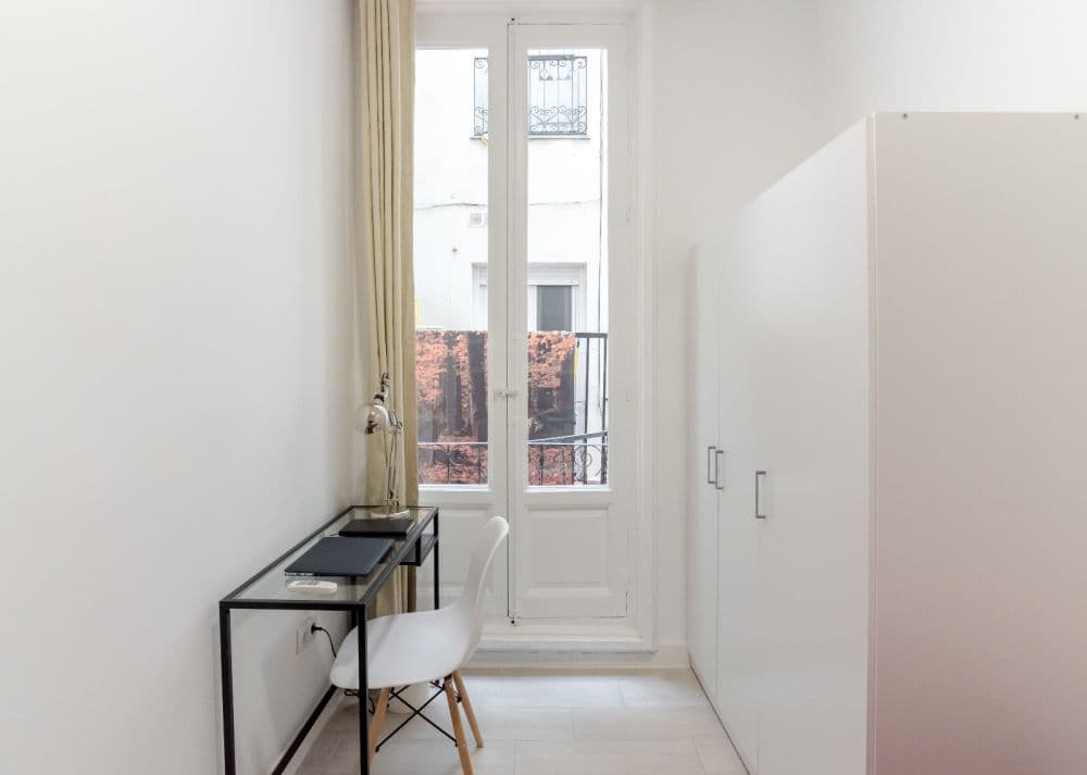 Private room in Madrid photo 3