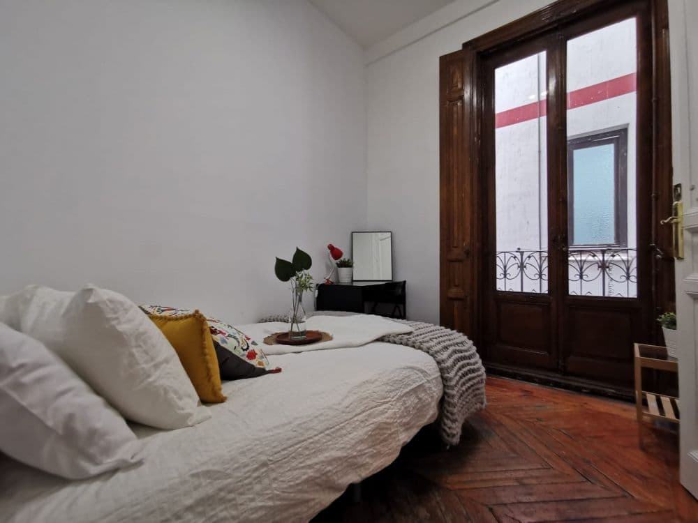 Private room in Madrid photo 2